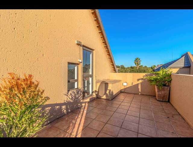 1 BEDROOM SECTIONAL TITLE FOR SALE IN DOUGLASDALE